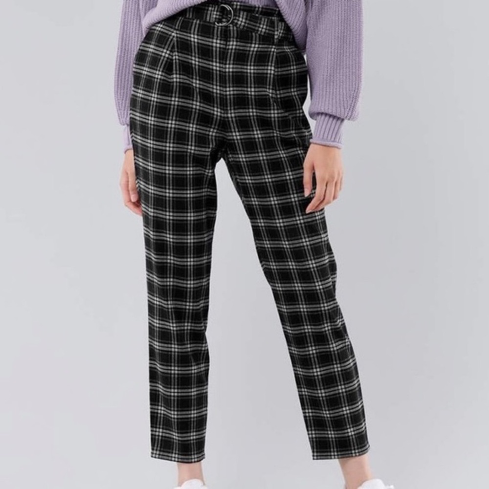 Hollister Ultra High-rise Black and White Plaid Mom Pant